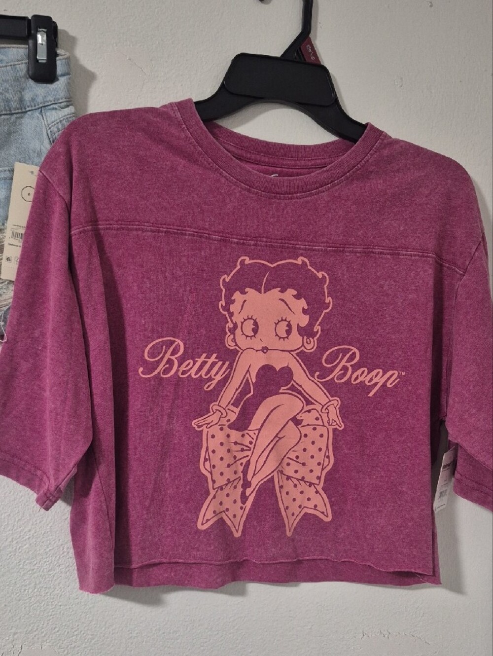 Betty Boop Burgundy Women's Graphic Tee With Slouchy Shorts - Picture 2 of 9